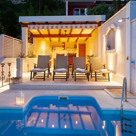 Idyllic Marieta With Private Pool, Unforgettable View And Free Parking Makarska