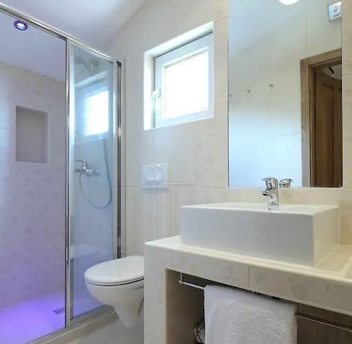 Idyllic Marieta With Private Pool, Unforgettable View And Free Parking Villa Makarska