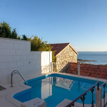 Idyllic Marieta With Private Pool, Unforgettable View And Free Parking Makarska