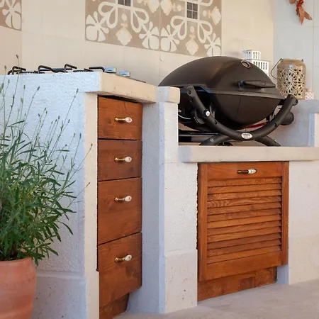 Idyllic Marieta With Private Pool, Unforgettable View And Free Parking Vila Makarska