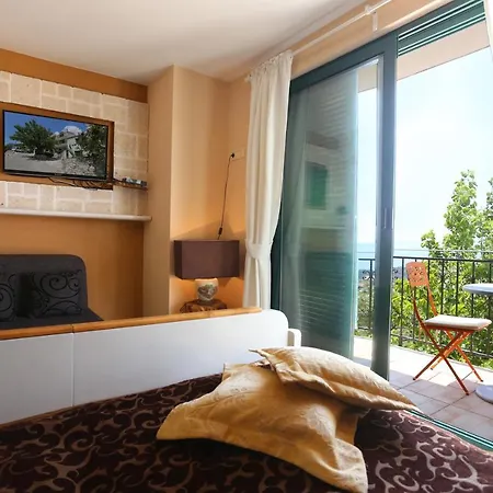 Idyllic Marieta With Private Pool, Unforgettable View And Free Parking Makarska