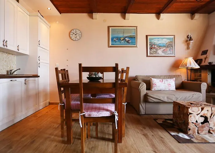 Vila Idyllic Marieta With Private Pool, Unforgettable View And Free Parking Makarska