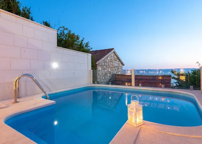 Villa Idyllic Marieta With Private Pool, Unforgettable View And Free Parking Makarska